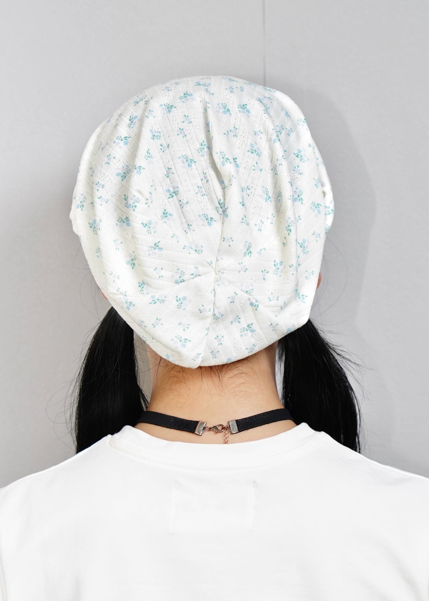 flower button lace beanie