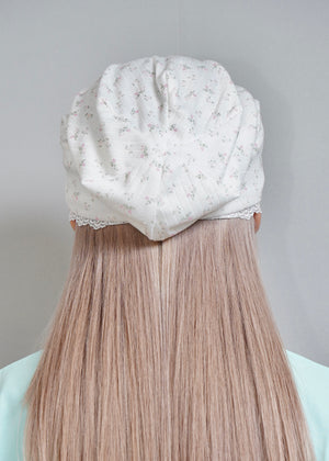 flower button lace beanie