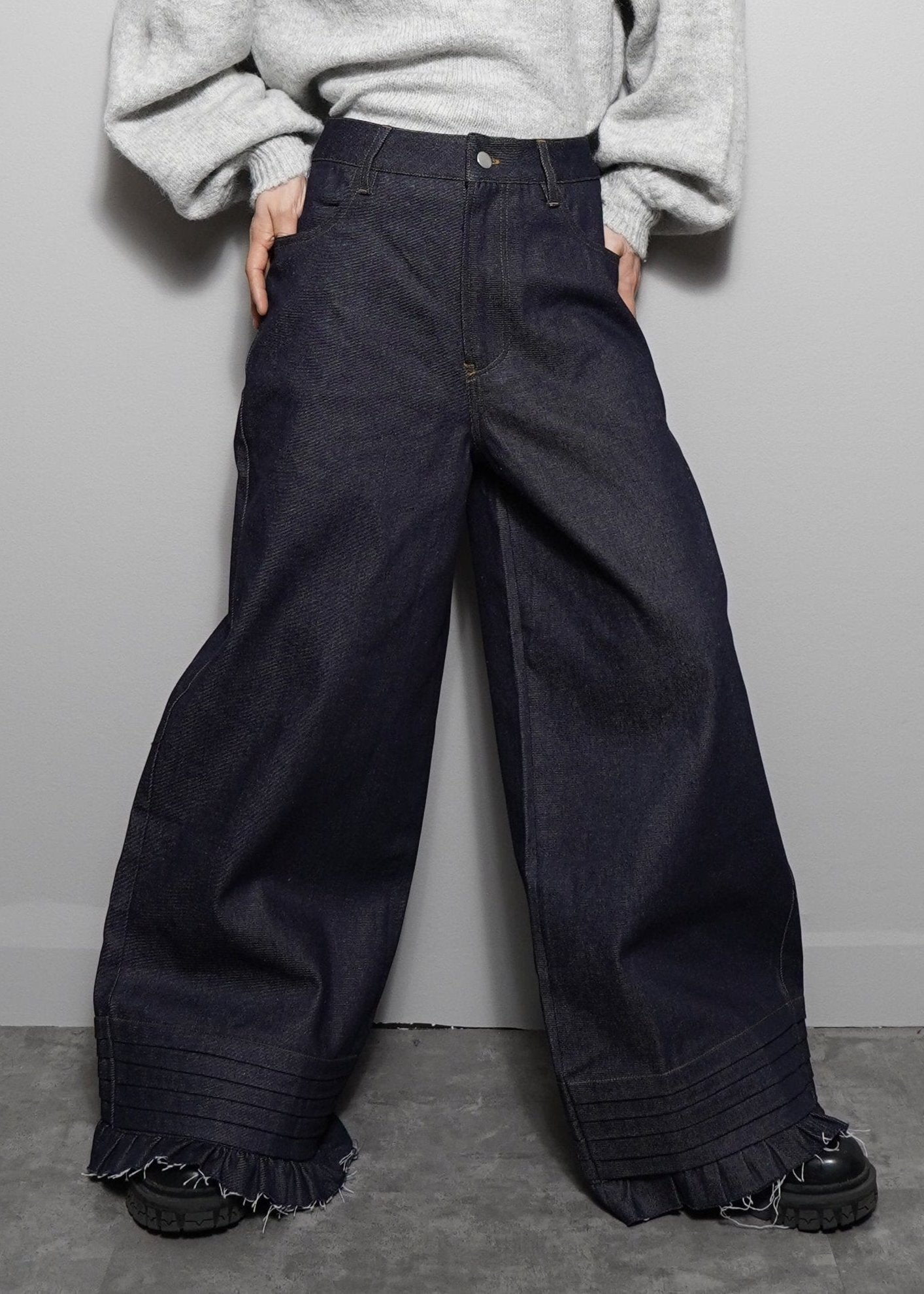 pintuck loose denim pants