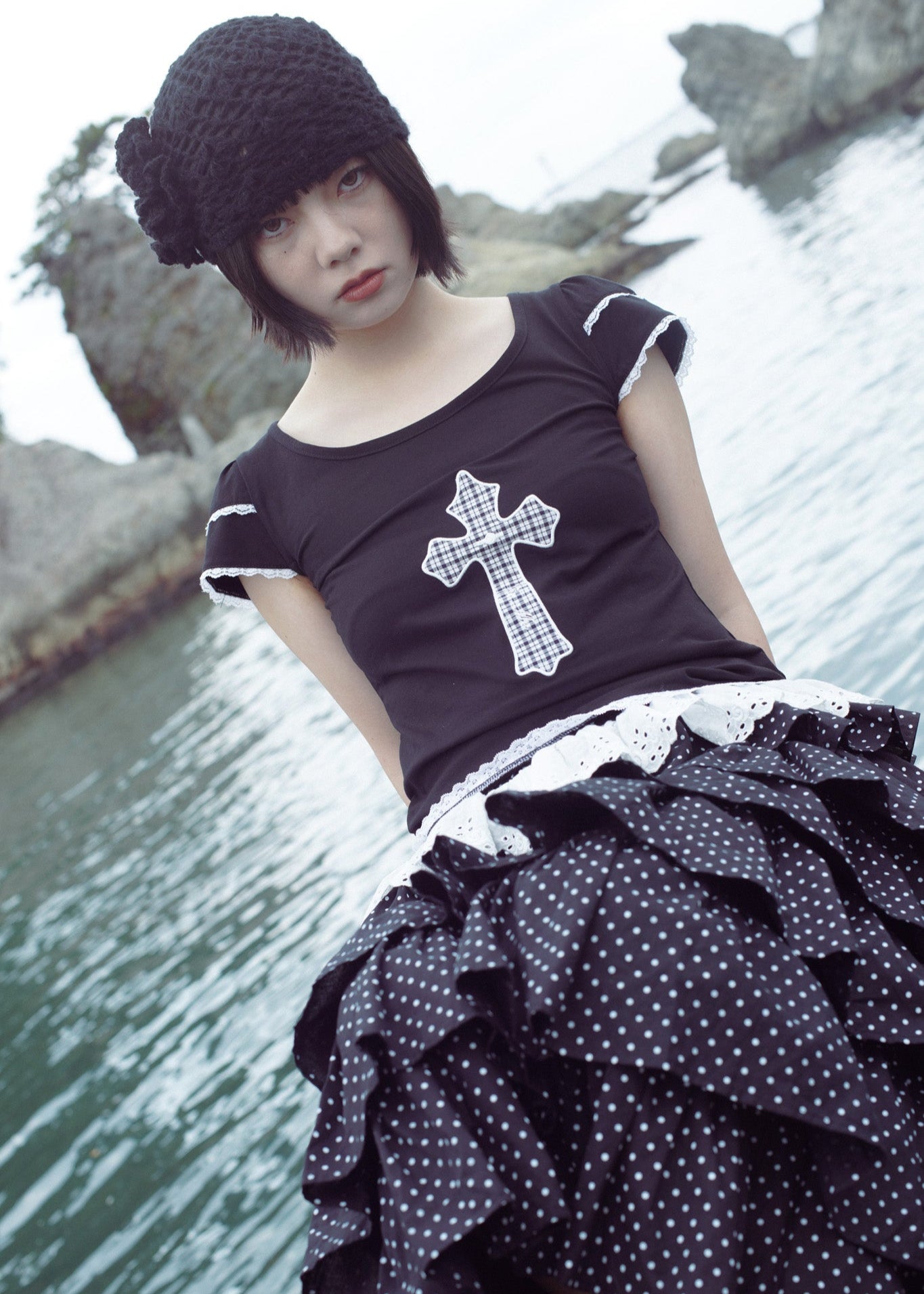 cross rose tee