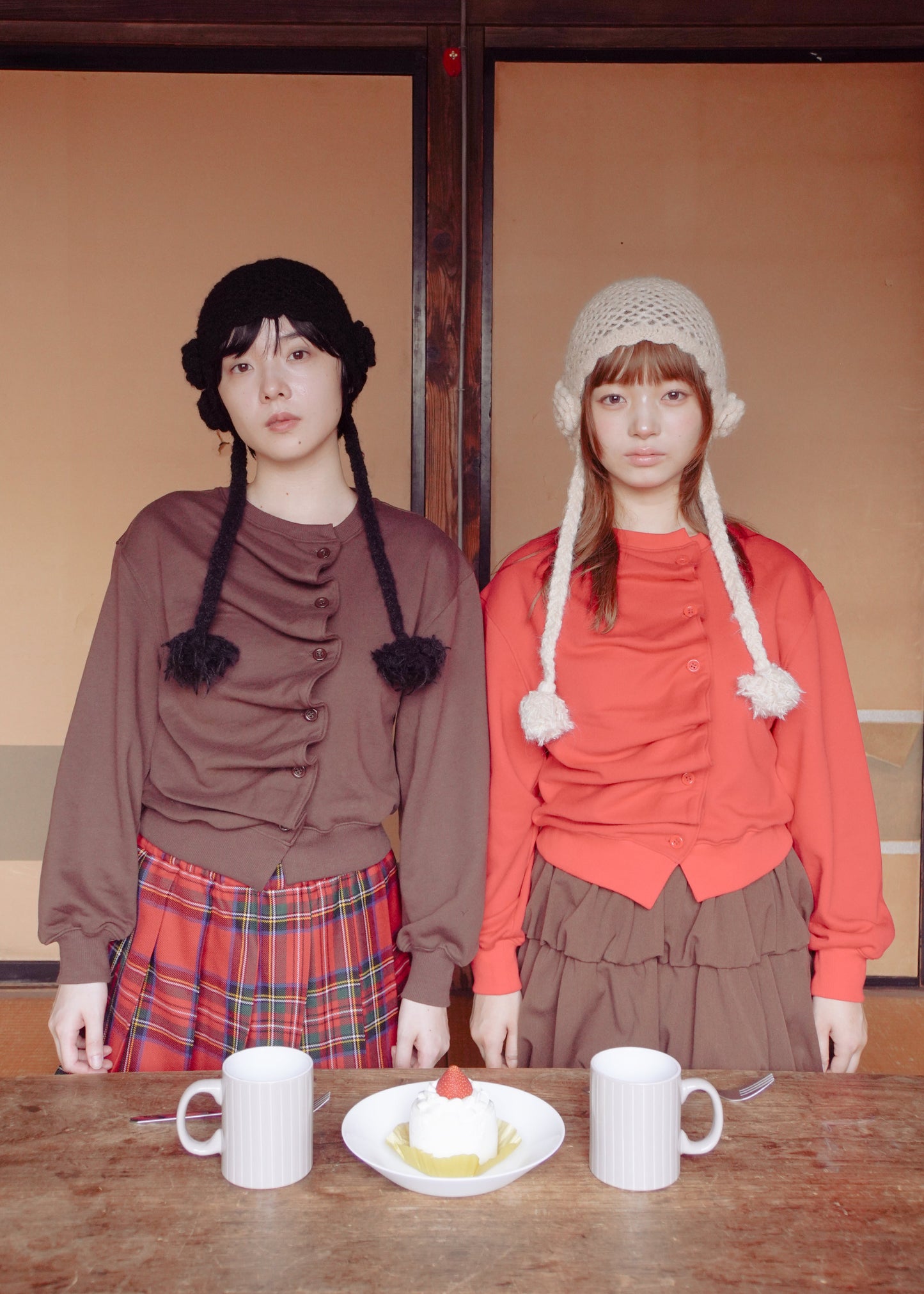【10月上旬発送】button up sweatshirt 2025-RED