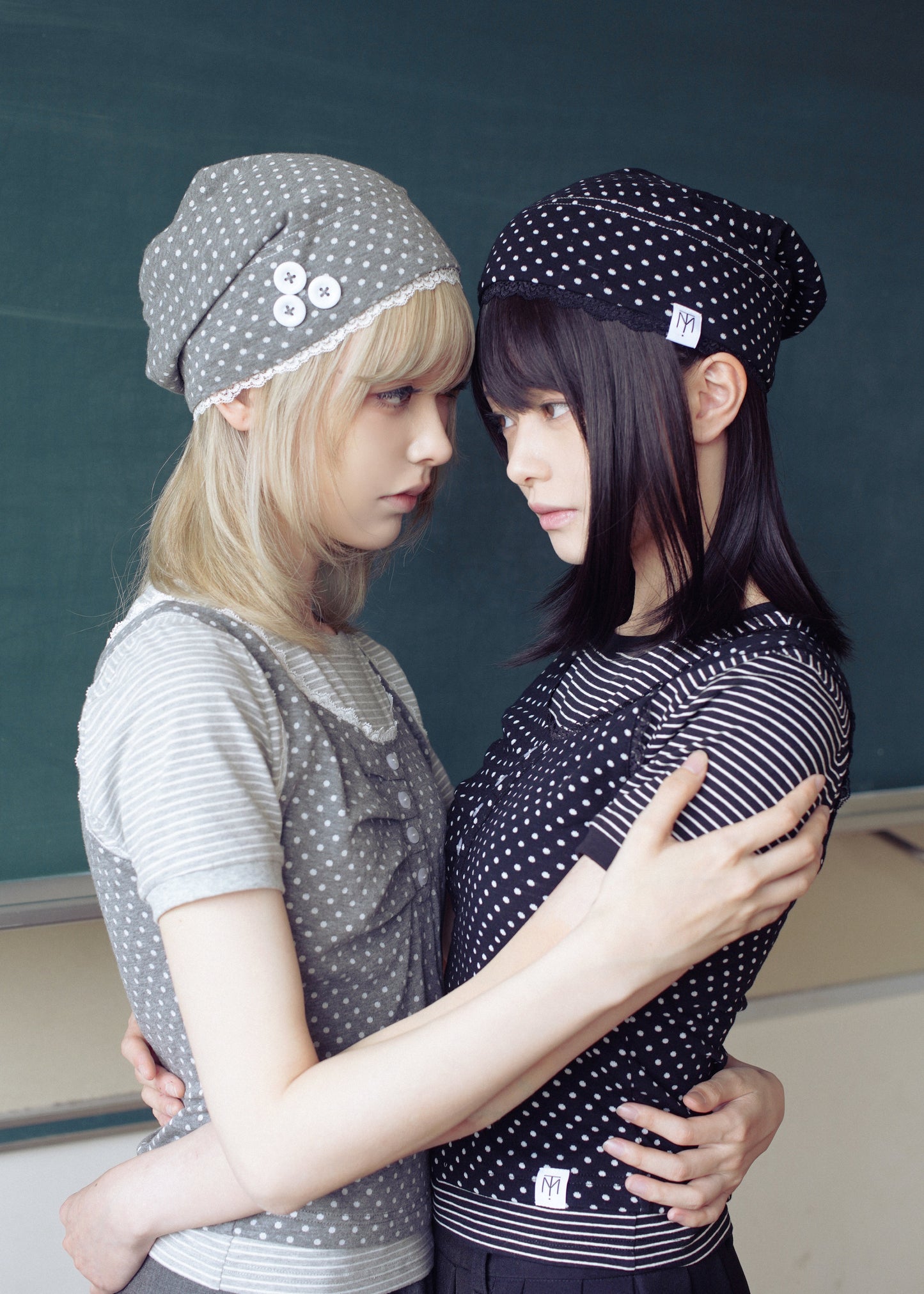 dot button beanie