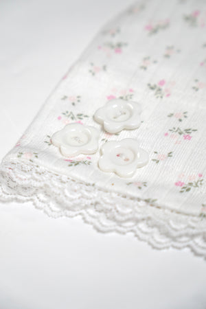 flower button lace beanie