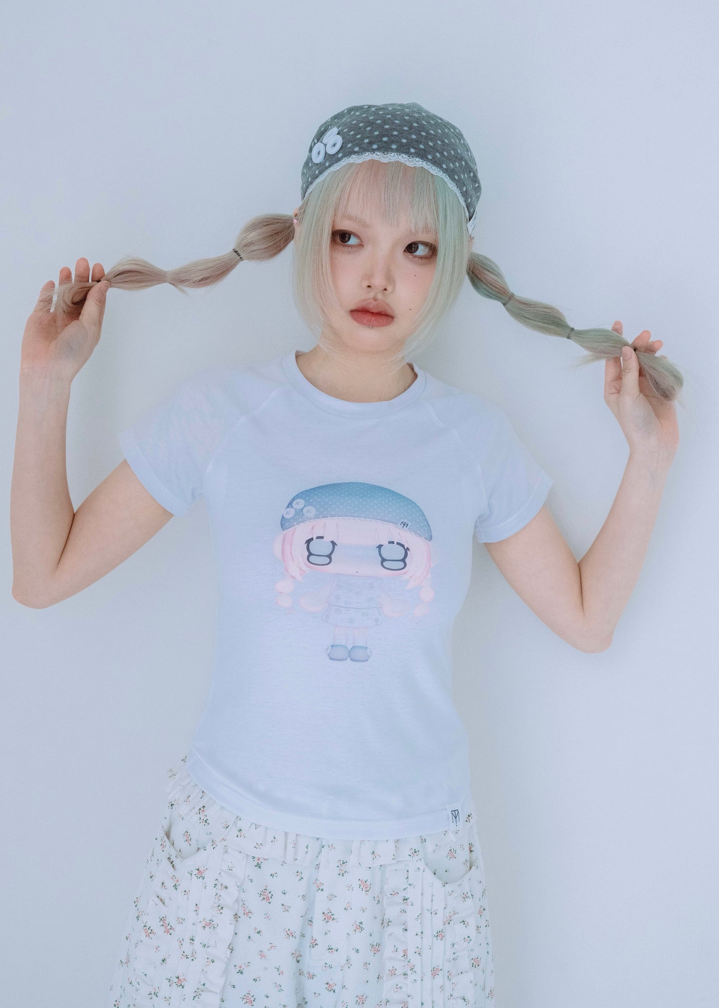 【HUHUEE】gallery girl Tee-slim