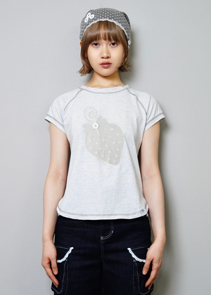 shining strawberry tee