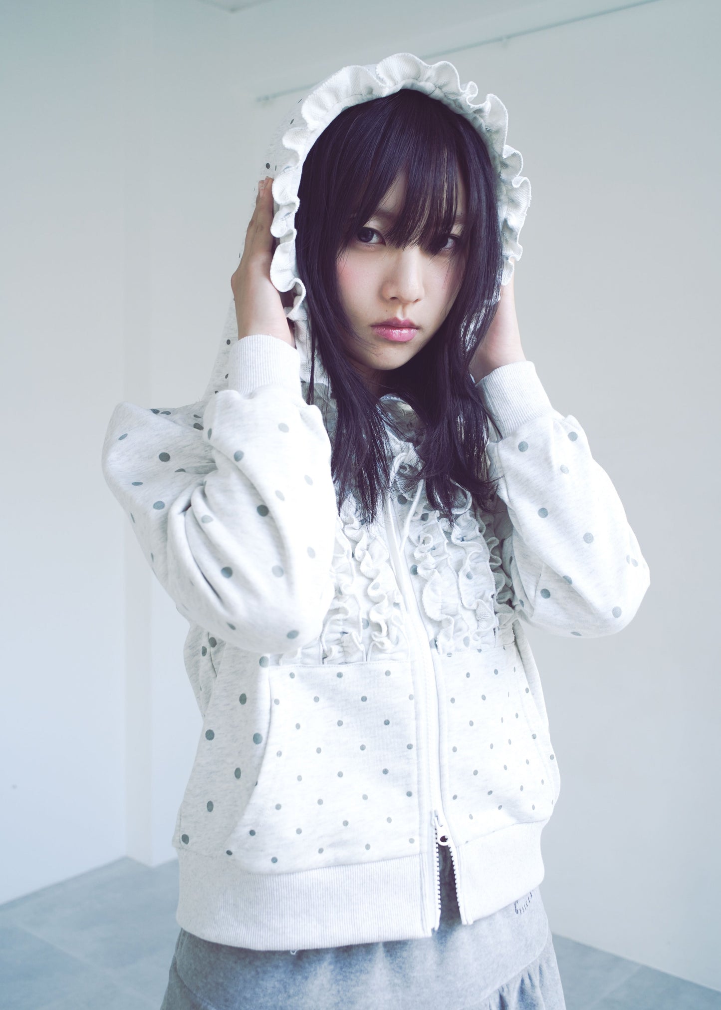 dot frill cotton zip hoodie