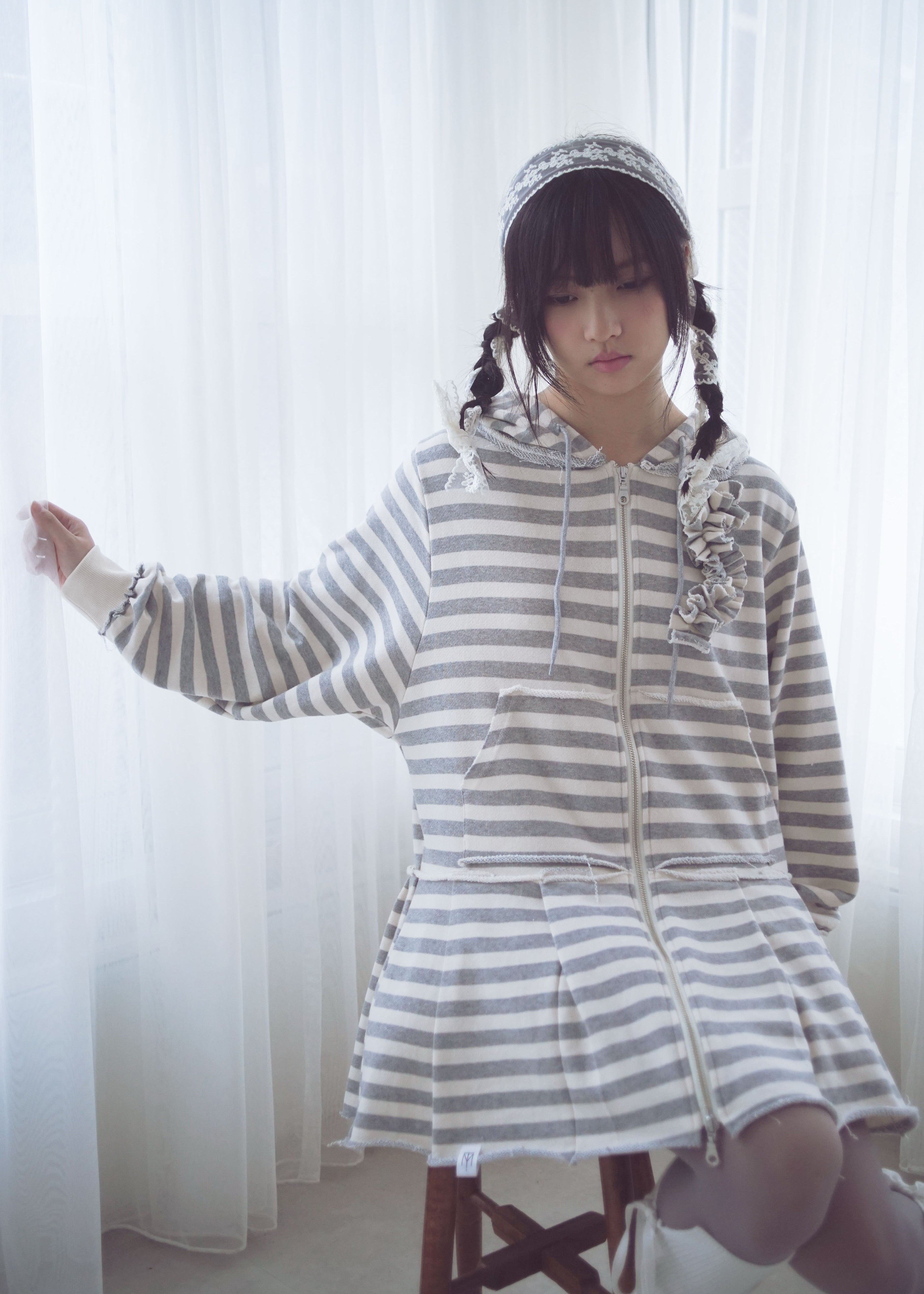 新品Tie.me doublezip pleated onepiece GRAY 新色&再入荷】double-zip pleated one-piece – Tie.Me