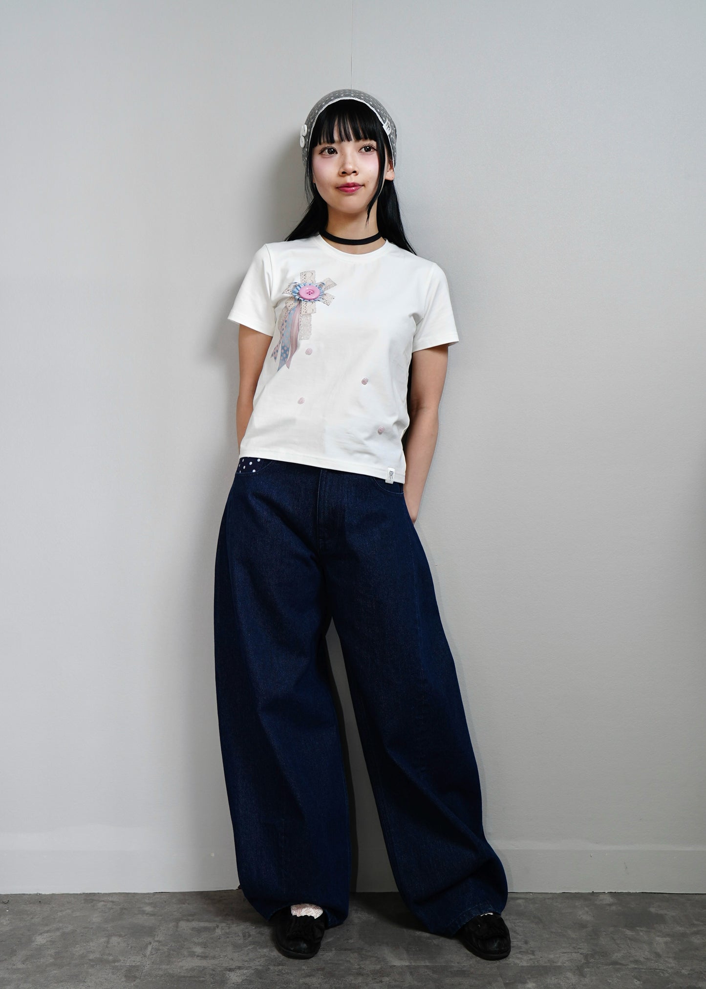 ribbon rosetta button tee