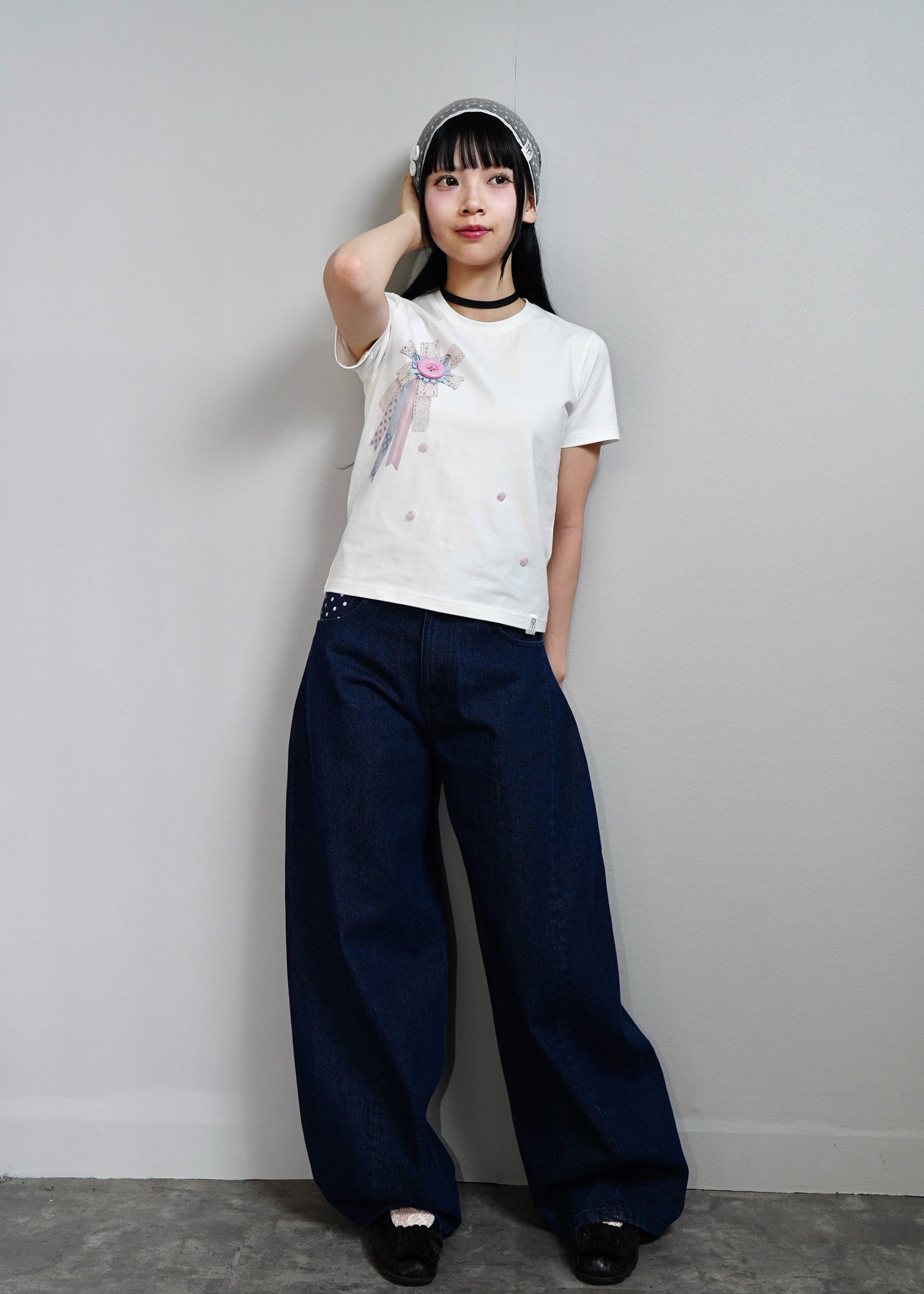 ribbon rosetta button tee