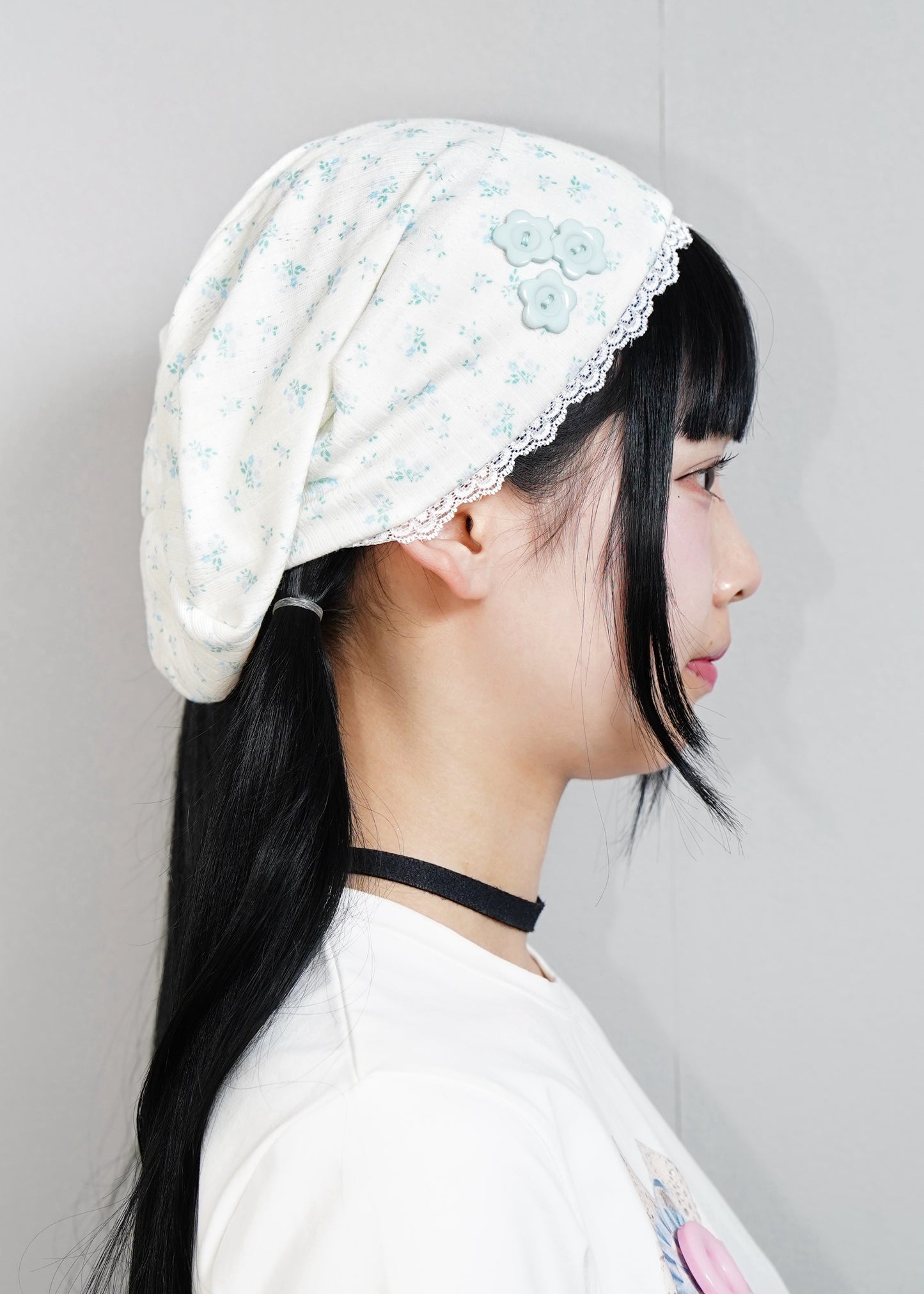 flower button lace beanie
