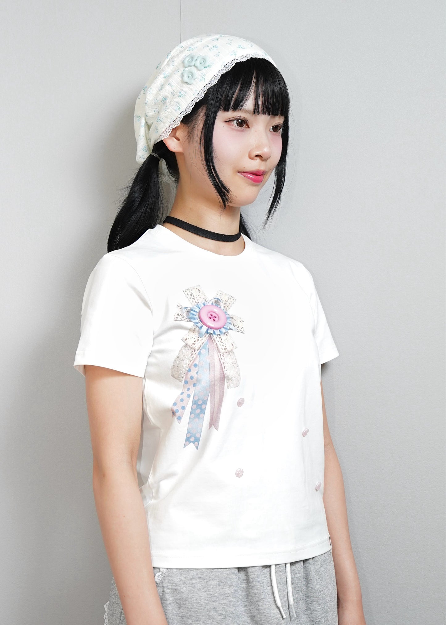 ribbon rosetta button tee