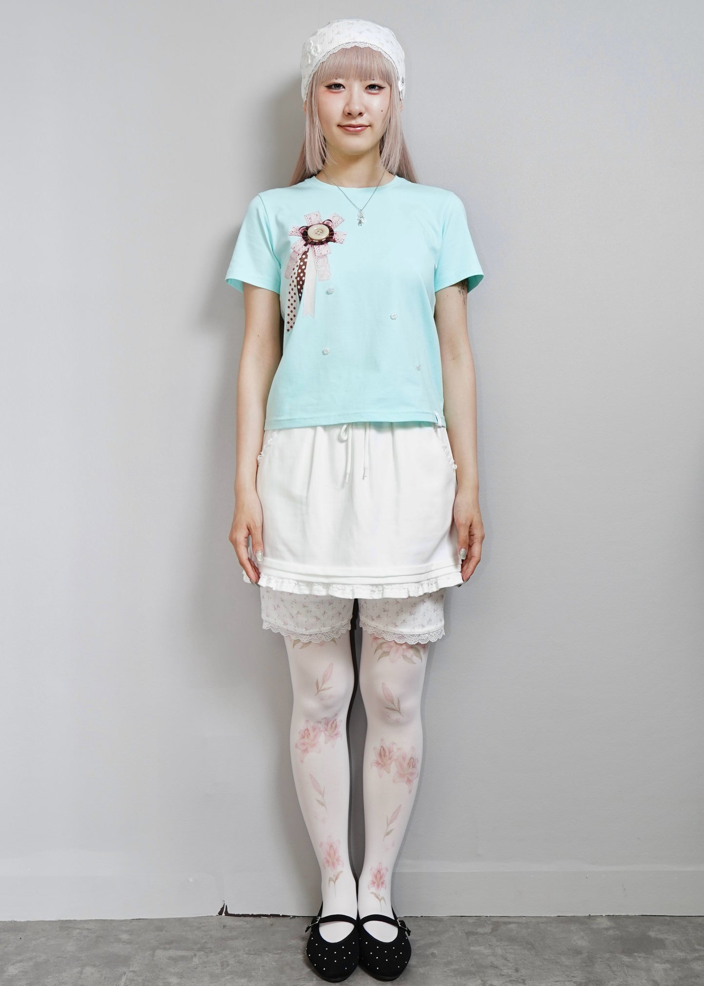 ribbon rosetta button tee