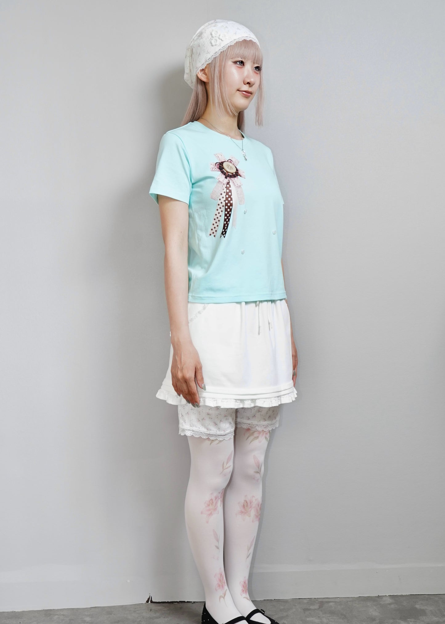 ribbon rosetta button tee