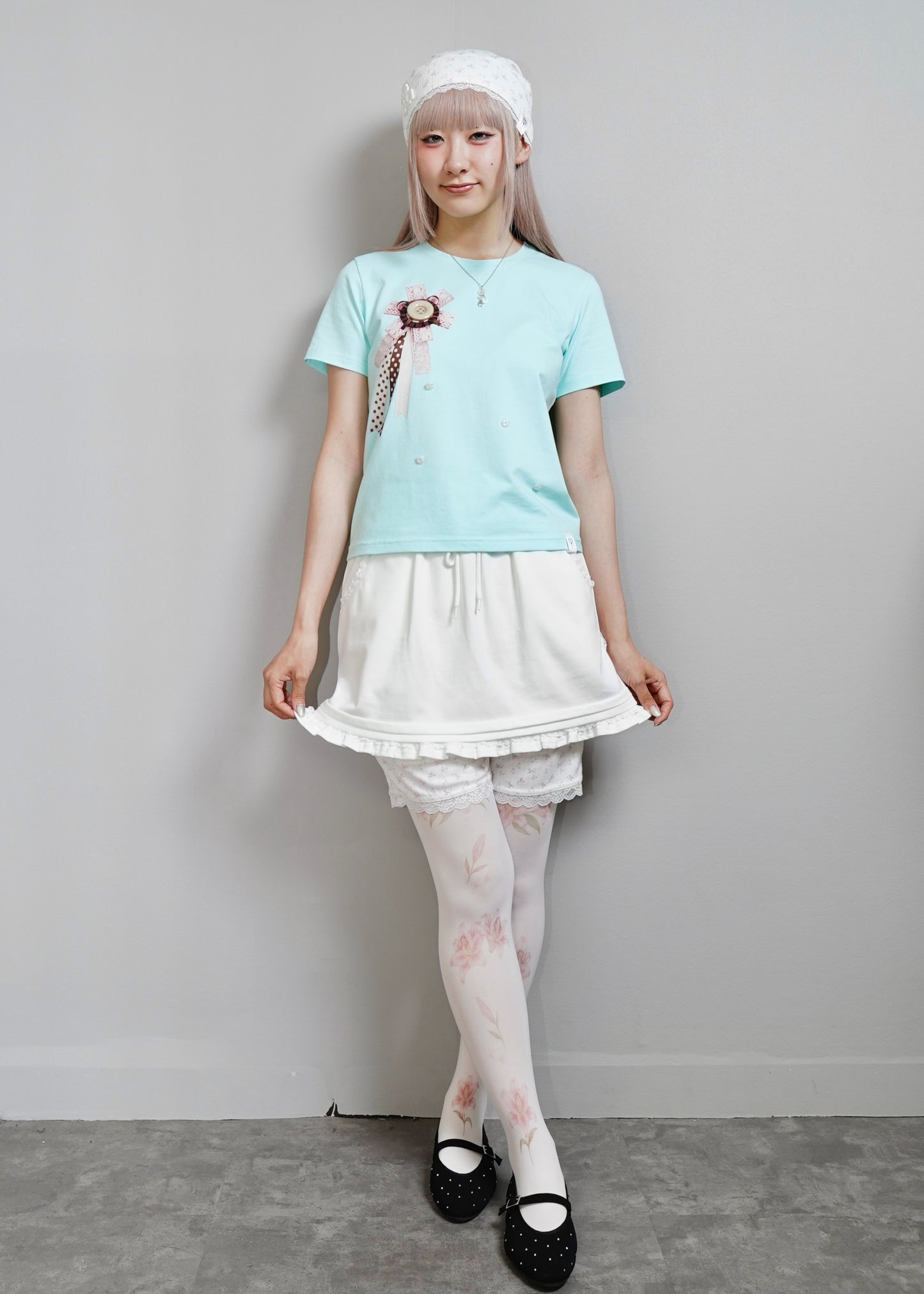 ribbon rosetta button tee