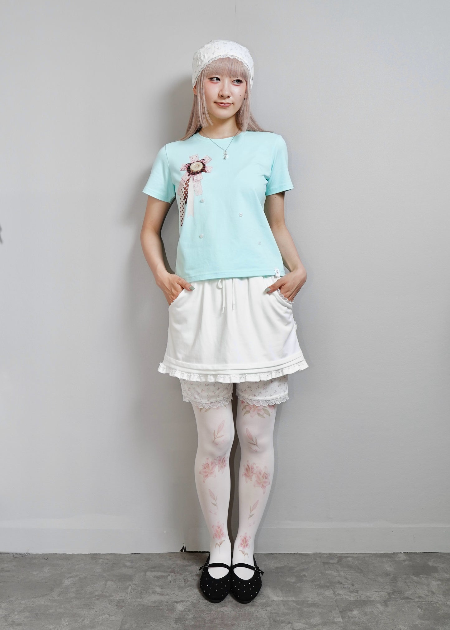 ribbon rosetta button tee