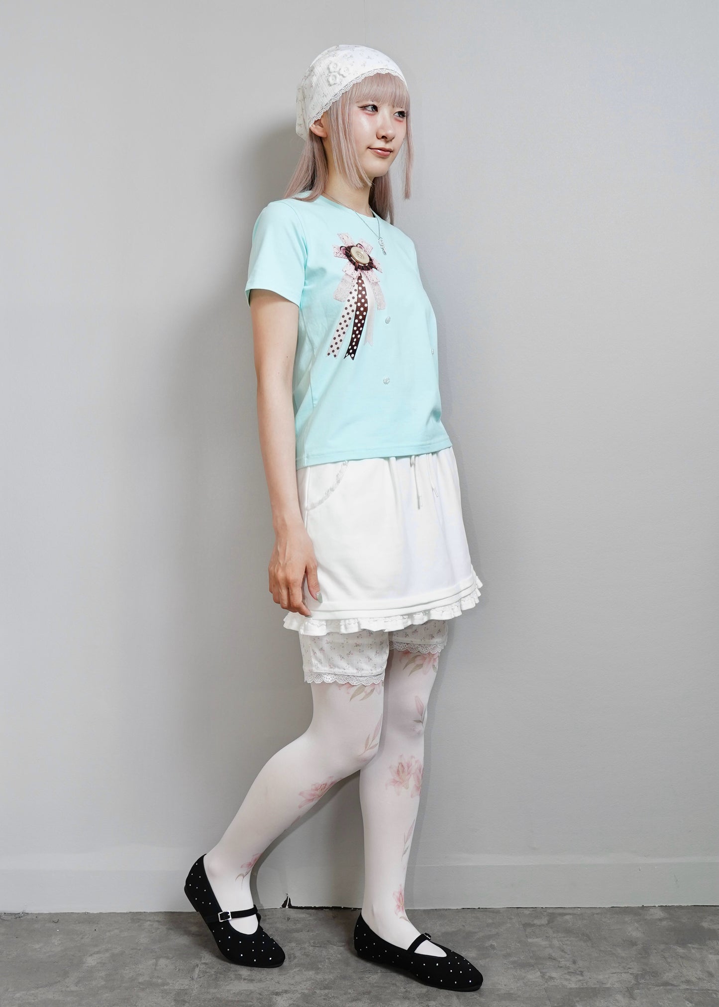 ribbon rosetta button tee