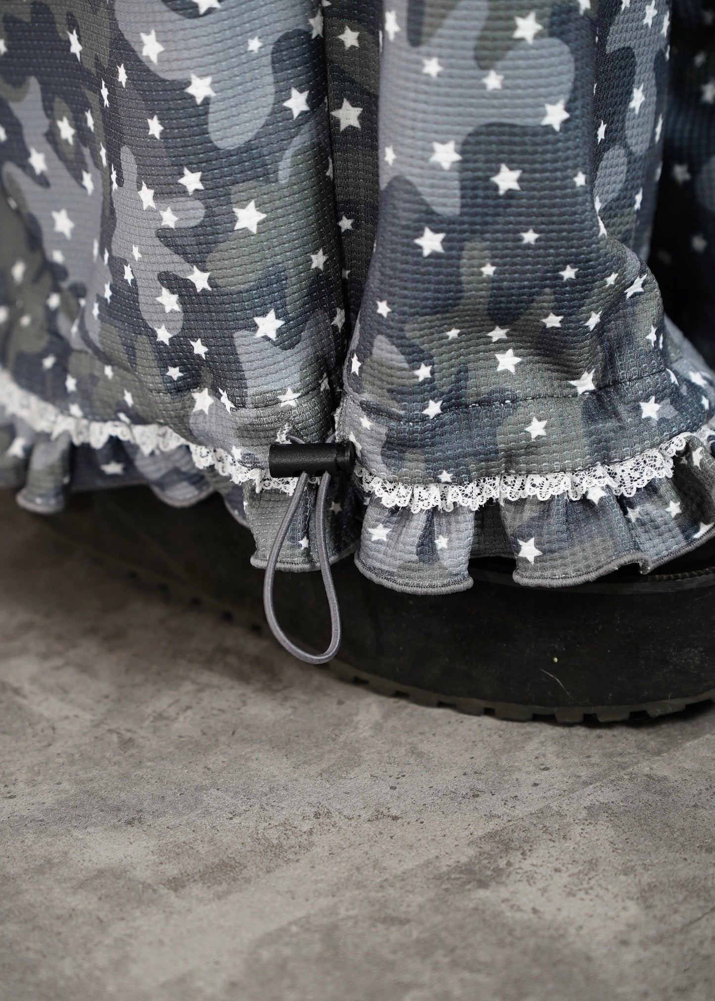 milky star camo pants