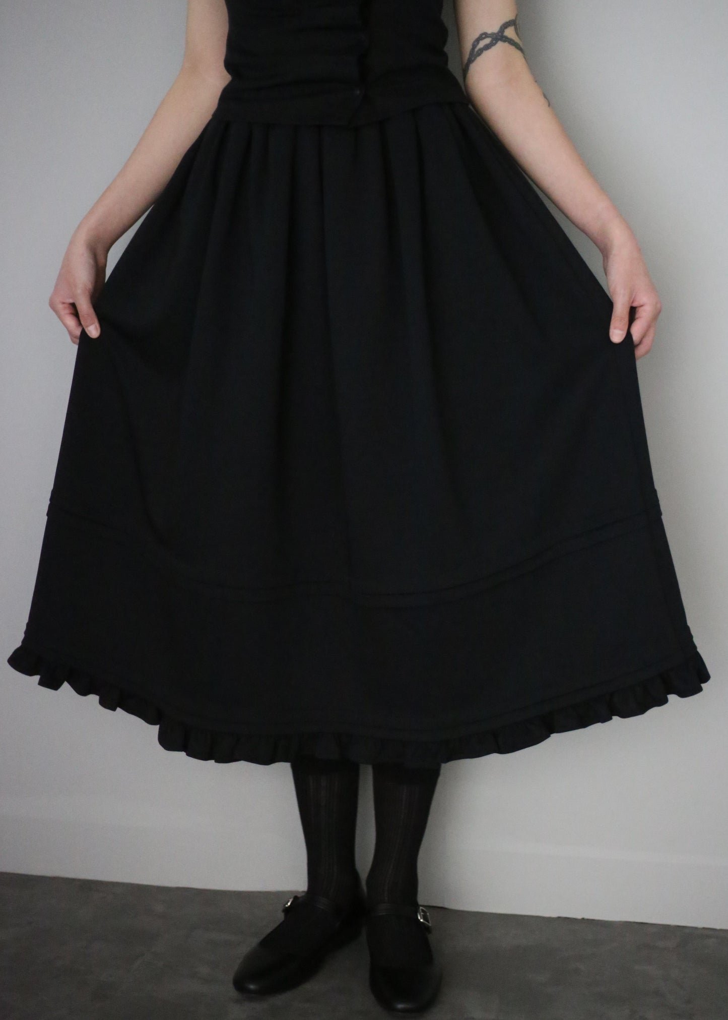 soft move skirt-BLACK