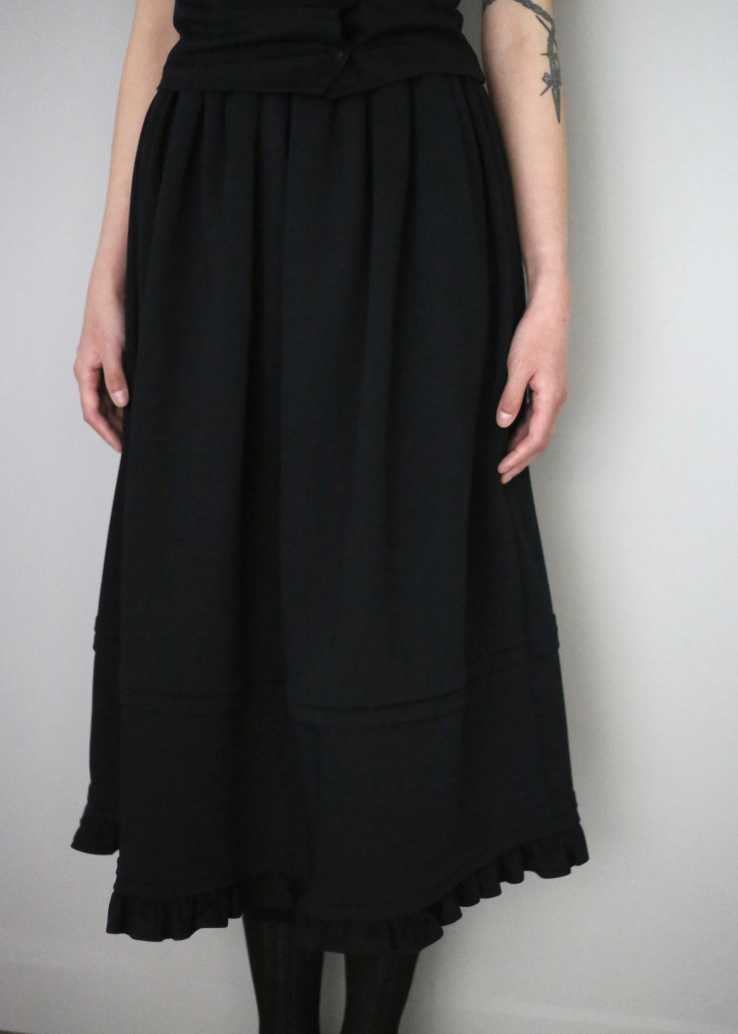 soft move skirt-BLACK