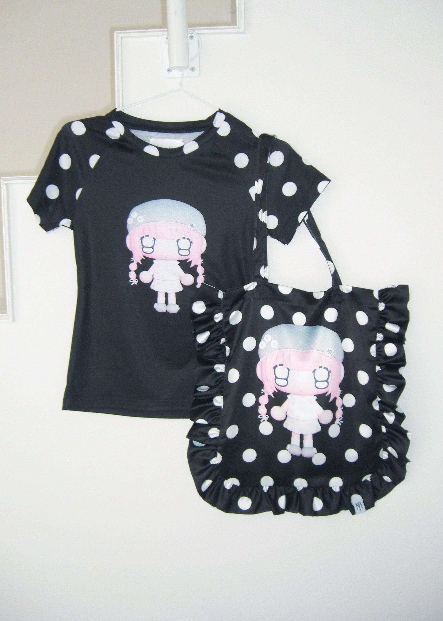 【HUHUEE】gallery girl Tee-slim