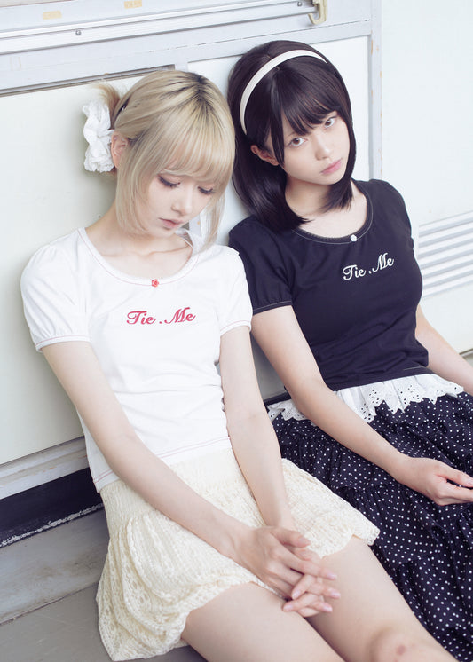 color stitch logo tee