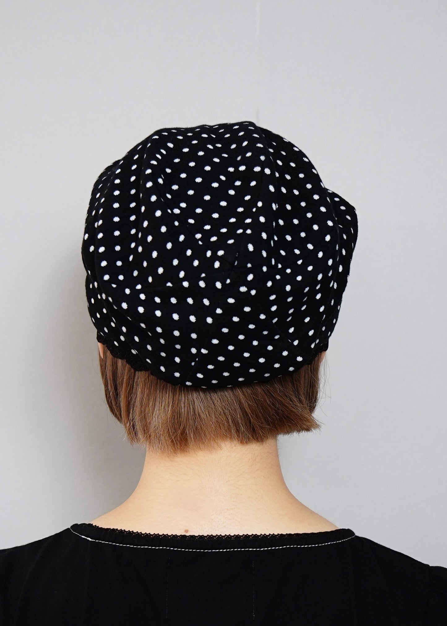 dot button beanie